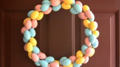 Великденска украса за входната врата