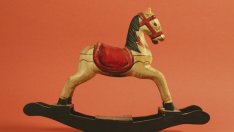 2014-а ще е под знака на дървения кон