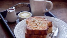 Френски тост с филирани бадеми