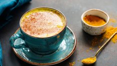 Кафе с куркума – ползи за здравето и как се приготвя 