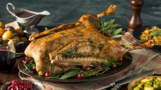 Празнична пълнена гъска