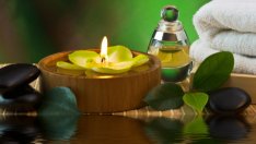 Трите най-добри етерични масла за красива кожа без бръчки