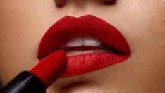 Трикове за перфектно нанасяне на червило 
