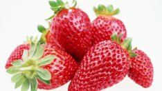 Пролетна маска с ягоди