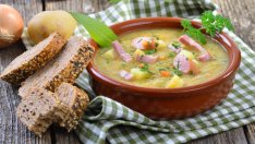 Богата картофена супа с кашкавал и шунка