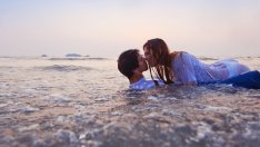 Как да превърнете летния флирт във връзка 