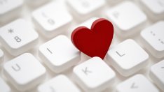 5 знака, че сте привлекли емоционално недостъпен мъж 