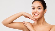 Трикове за премахване на тъмни петна по подмишниците 