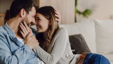 5 прости неща, които само влюбеният мъж прави