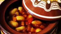 Лесна боб яхния в гювече