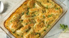 Фенел с картофи и лук на фурна