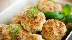 Пикантни пилешки кюфтенца