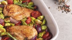 Пилешки гърди с брюкселско зеле