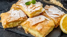 Гръцка бугаца (Bougatsa): сладка баница с крем