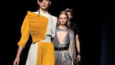 Асиметрични линии и висока талия в колекцията на Givenchy за пролет/лято 2019