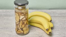 Банановата вода помага за силен растеж на цветята