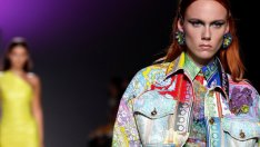 Versace с колекция в стил 90-те за пролет/лято 2019