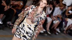 Металик и етно елементи от Roberto Cavalli за пролет/лято 2019