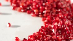 Маски за лице със сок от нар подхранват кожата 