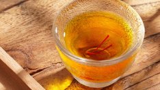 Пийте чай от шафран за баланс на кръвната захар и добра памет