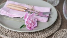 Как да организираме масата за хранене в малко помещение