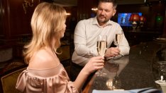 Знаци на тялото, които показват, че той ви харесва