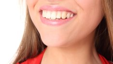 Как да елиминирате токсините и да имате бяла усмивка