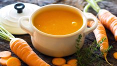 Морковена супа с къри 