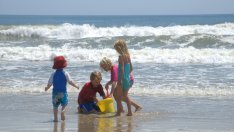 Важни неща, за да предпазите децата от изгаряне и топлинен удар