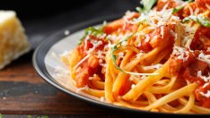 Спагети с бекон и рикота