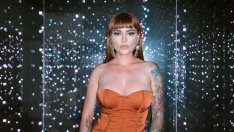 Рут Колева е първият български артист, подписал с мейджър компания