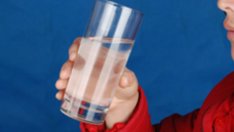 Да накараме децата да пият повече вода