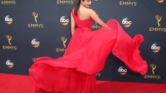 Най-красивите тоалети на наградите „Еми“ (галерия)