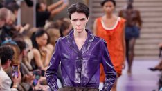 Miu Miu за пролет/лято 2027: Красота в несъвършенството на маникюра и не само (+Снимки)