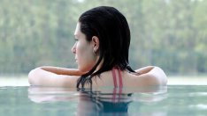 Секс в басейна...