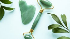 Как да подмладим кожата с терапия Гуа ша и дермаролер