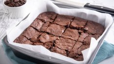 Веган брауни с портокал, орехи и черен шоколад