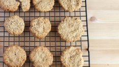 Овесени бисквити с кленов сироп 