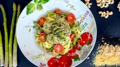 Водещата на „Линия „Здраве“ Яна Данаилова и нейната рецепта за сурова паста