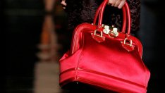 Колко харчат жените за дамската си чанта и за съдържанието й