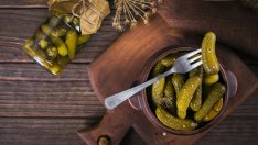 Защо водата от киселите краставички е полезна и не трябва да се изхвърля