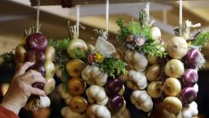 Кои хора миришат лошо?