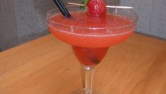 Разхлаждащо дайкири с пресни ягоди