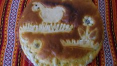 Празнична погача с фигурки