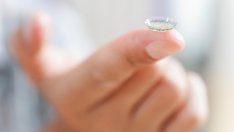 Козметични съвети за жени с контактни лещи