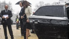 Какъв тоалет избра първата дама за клетвата на президента Румен Радев