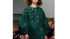 Декорации с камъни и ярки цветове в колекцията на Каролина Ерера