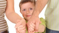 Защо е важно децата да виждат любовта на родителите си?