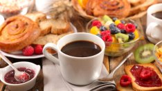 Сутрешни навици, от които пълнеем