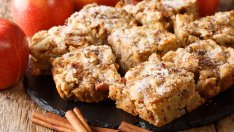 Ябълков кекс с канела и орехи 